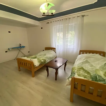 Apartament Me Qera 2+1 Kukes Exterior photo